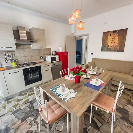 Double - Ferries 7 Min - Beaches 3 Min Apartament *