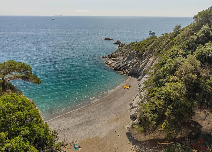 Double - Ferries 7 Min - Beaches 3 Min
